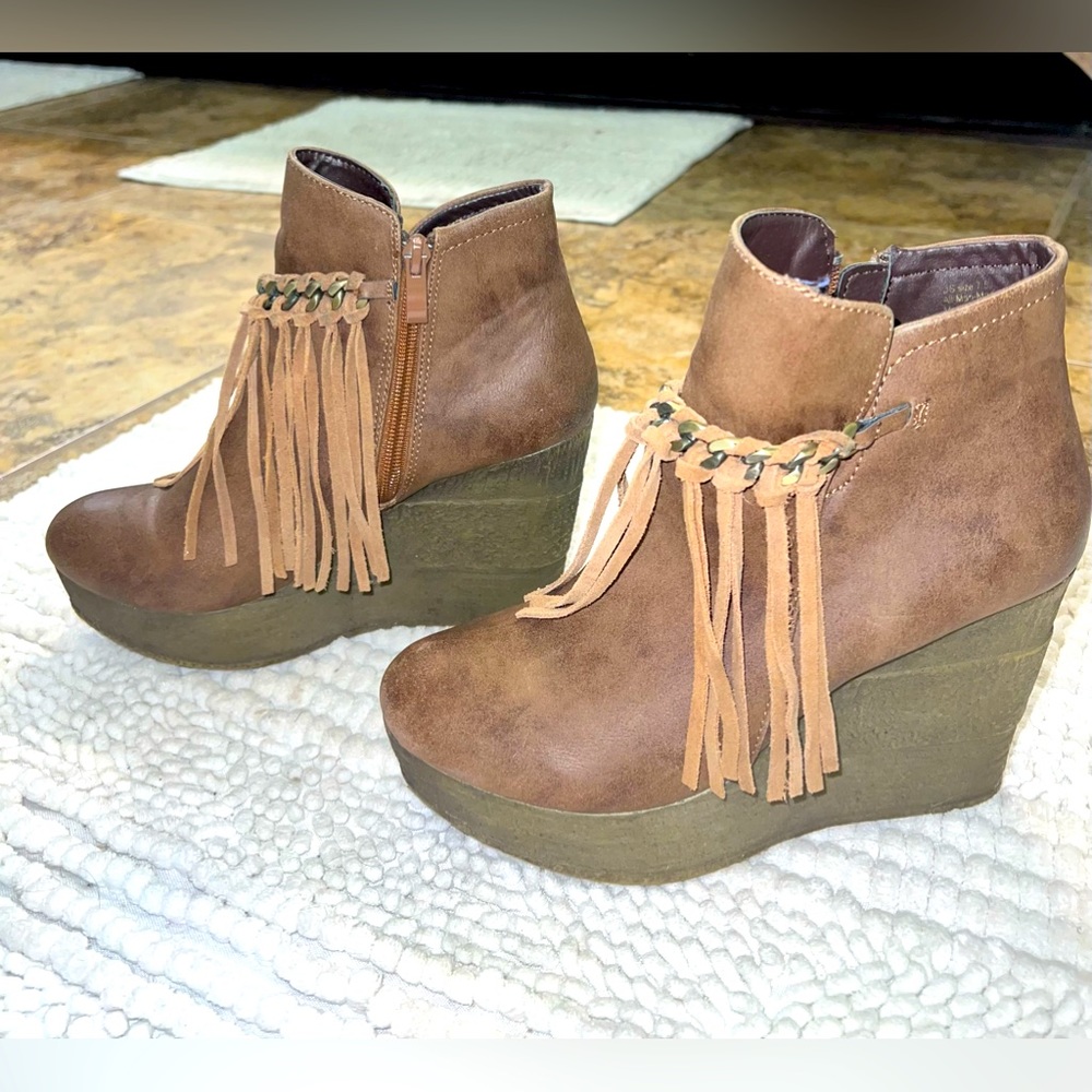 Sbicca Zepp Brown Fringe Platform Wedge Booties